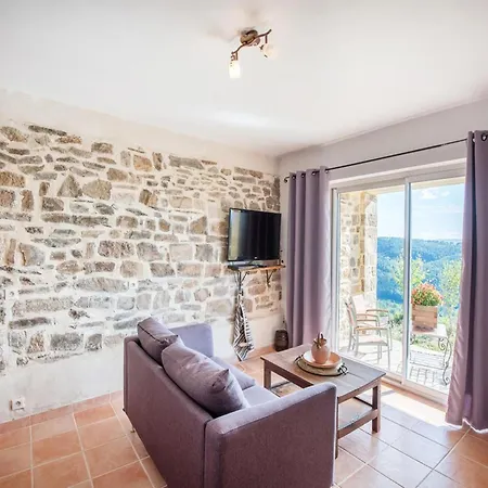 Holiday home Detached In With Pool Chassiers