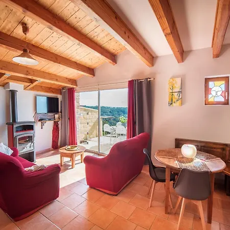 Detached In With Pool Holiday home